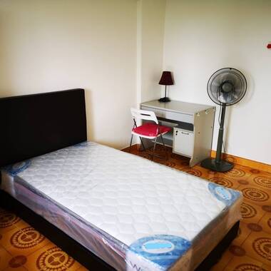Room for rent at Blk 324 Clementi Ave 5. (Move in anytime)
