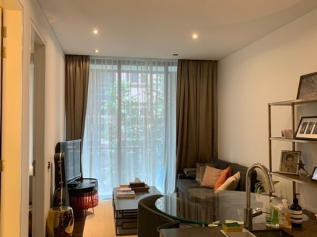 Near Somerset MRT/Orchard Road Condo unit for lease