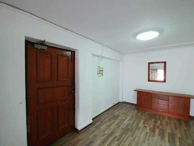 Near outram park mrt sharecommon room for rent /price all in