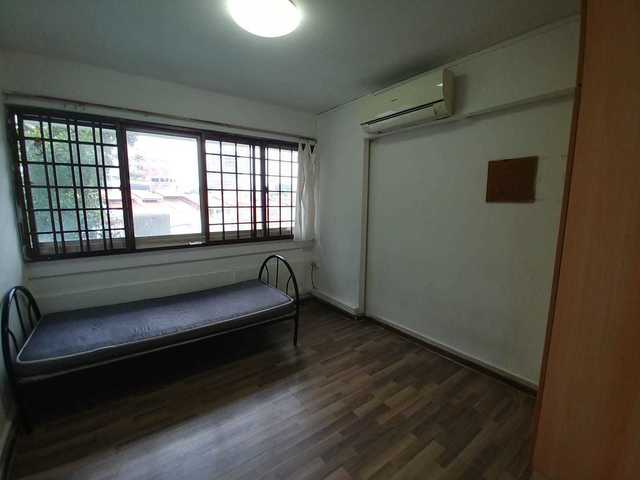 Near outram park mrt sharecommon room for rent /price all in