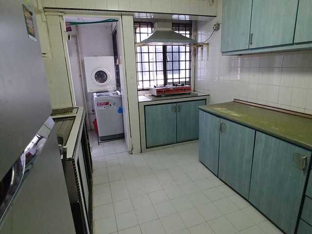 Near outram park mrt sharecommon room for rent /price all in
