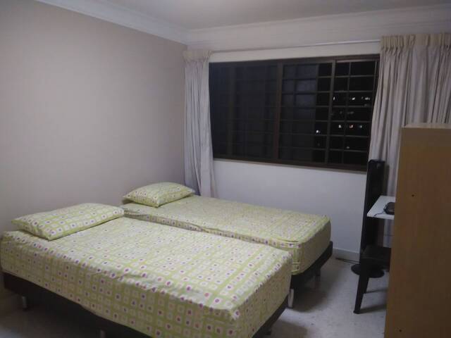 Common Room Near Tanah Merah MRT..
