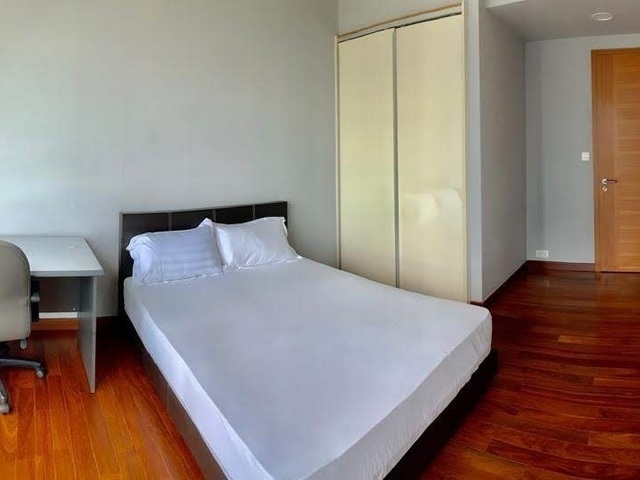 Big Furnish Bedroom Facing Marina Bay Sands , MBFC/Asia Square/Raffles place