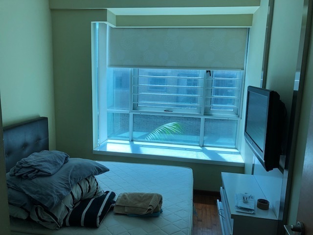 Comfortable room in a conveniently located 3-bed condo apartment, 6 mins from Eunos MRT