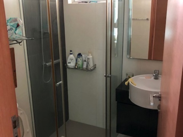 Comfortable room in a conveniently located 3-bed condo apartment, 6 mins from Eunos MRT