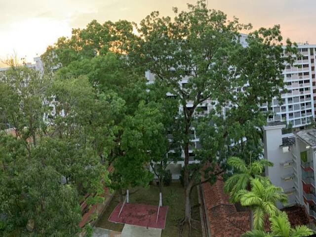 2 min walk Serangoon MRT/NEX Mall. Available 1st May 2026 Clean Convenient, Quiet, Private, Spacious