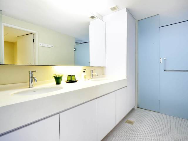 Mahogany Studio - Co-living in a Heritage Home!