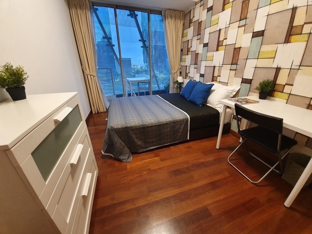 Big Outdoor Balcony Queen Room - Raffles place MRT
