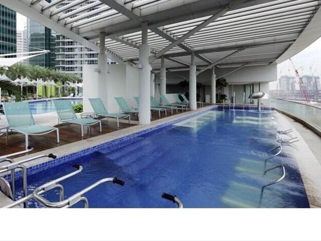 Big Outdoor Balcony Queen Room - Raffles place MRT