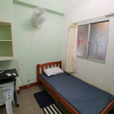 Eastpoint green condo common room for rent