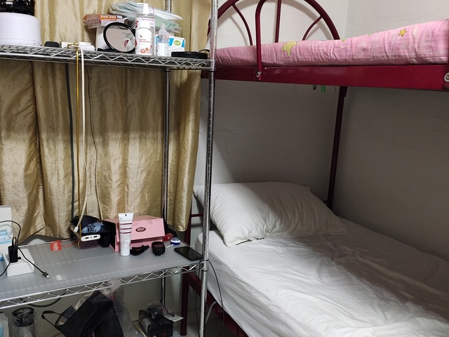 Room for Rent - Commonwealth Crescent (Near Holland Village)