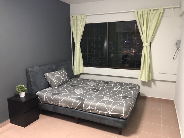 People’s Park Complex Master Bed Room for Rent