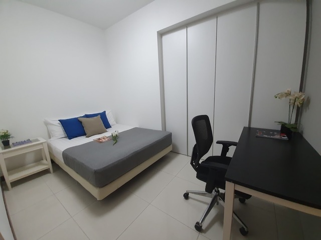 Stunning Marina bay sands view - 3 bedroom Unit . Above #42 level . Downtown MRT