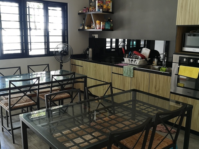 Room with Personal bath, fully furnished , 01min walk to Mattar MRT Station, utility n wifi included