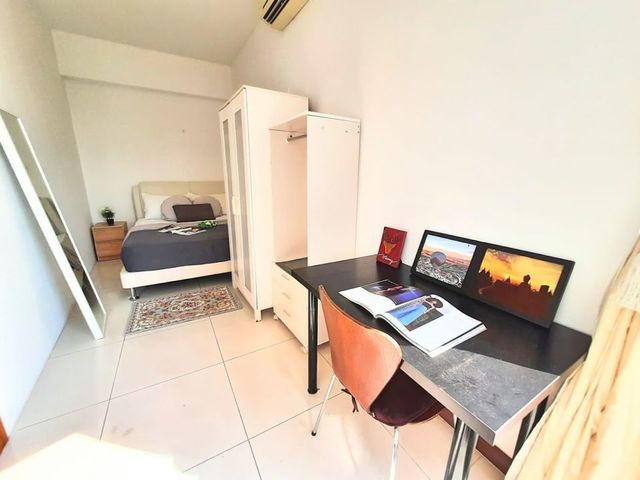 Queen Room with private bathroom - CBD , marina bay sands