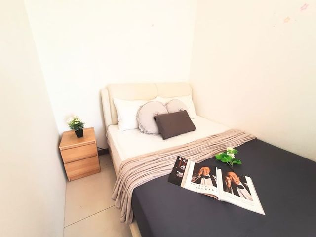 Queen Room with private bathroom - CBD , marina bay sands