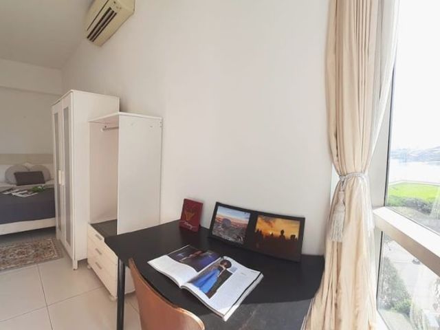 Queen Room with private bathroom - CBD , marina bay sands