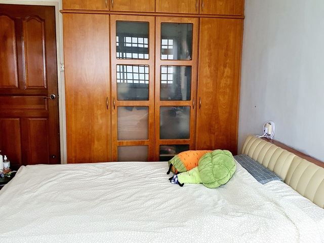 RARE! 3 mins walk to Tiong bahru MRT, Master Room ensuite for rent at 6 kim tian road! 1-2 pax Queen