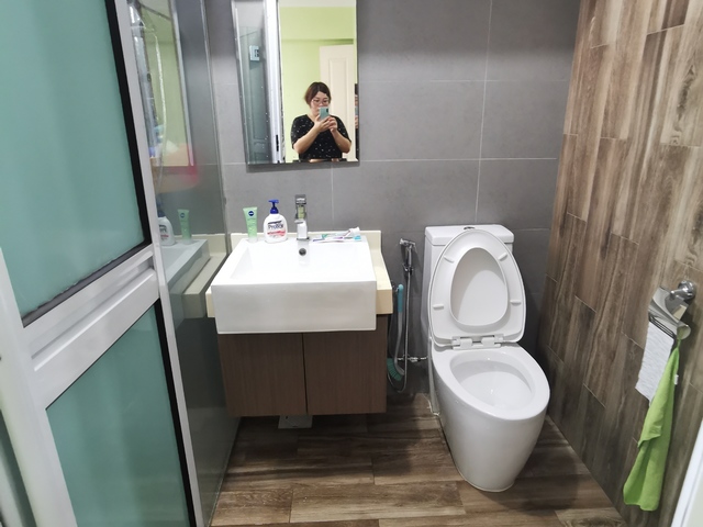 Master Bedroom - only malaysian chinese lady to Share @$550/pax