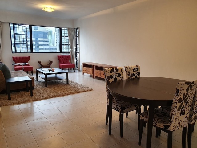 Just right opposite Tiong Bahru MRT - Queen Room for Rent .