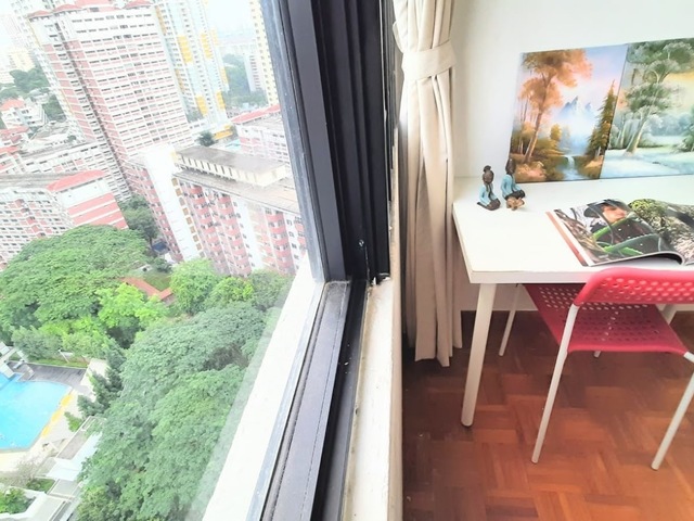 Just right opposite Tiong Bahru MRT - Queen Room for Rent .