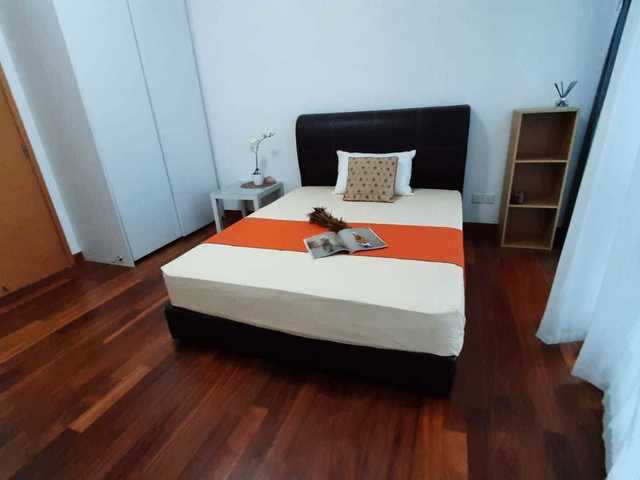 Big Furnish Queen Room @ CBD , Downtown / Raffles place MRT