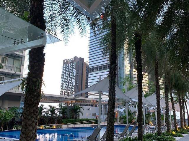 Big Furnish Queen Room with Own Toilet @ CBD , Downtown / Raffles place MRT