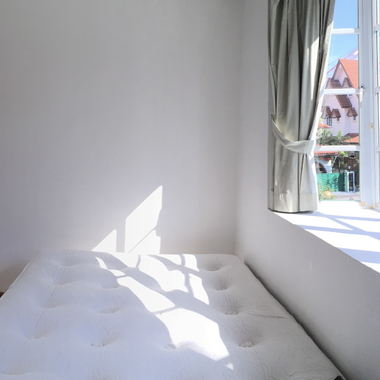 Fully furnished single room