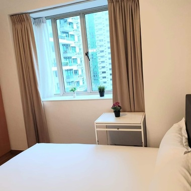 River Valley - CBD Queen Room for Rent