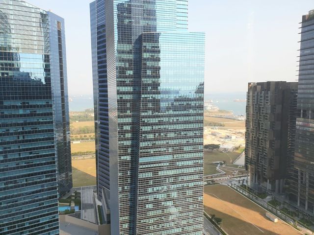 Marina Bay Sands/MBFC - Queen Room @ Raffles place / Downtown MRT