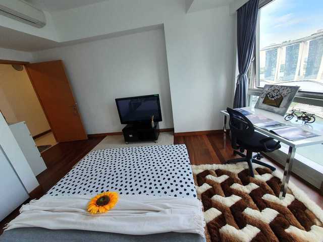 New Furnish Big Room with Private Bathroom - Marina Bay Sands View