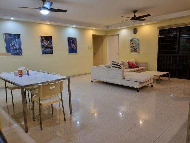 Common room for rent at Sengkang, 5 minutes walk to Sengkang MRT, great work from home environment