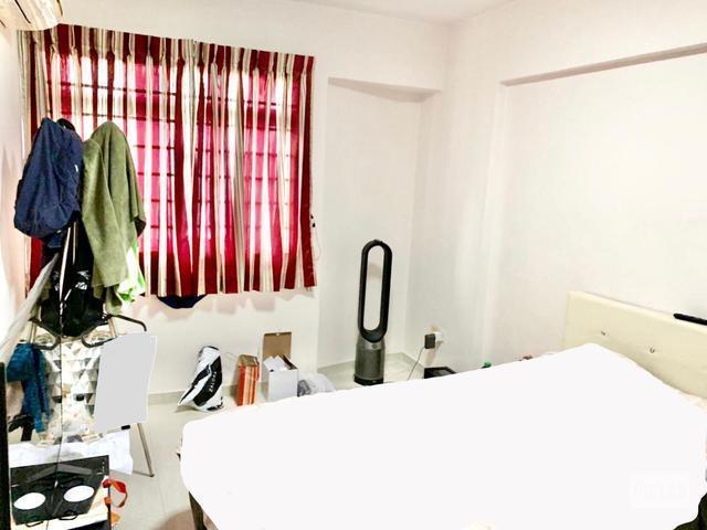 Common room for rent at Sengkang, 5 minutes walk to Sengkang MRT, great work from home environment