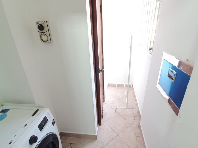 Newton MRT/Near Orchard MRT/Stevens MRT/Pinetree Condo /Available 10 Feb