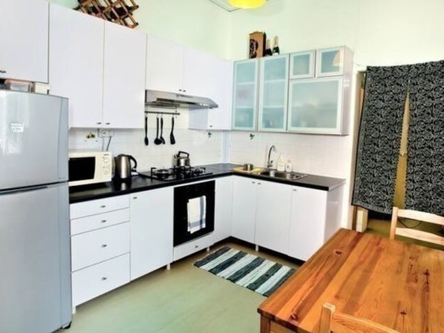 Room in British townhouse Newton