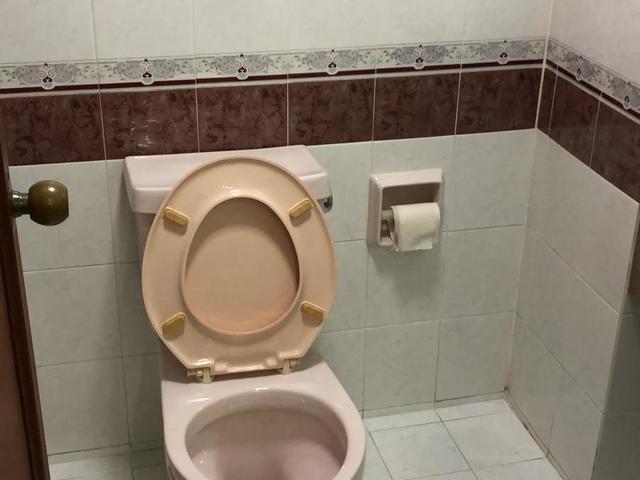 Spacious master bedroom@villa de west - 385 pasir panjang road - singapore 118719