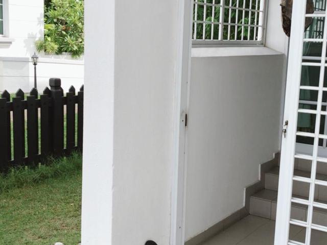 Spacious master bedroom@villa de west - 385 pasir panjang road - singapore 118719