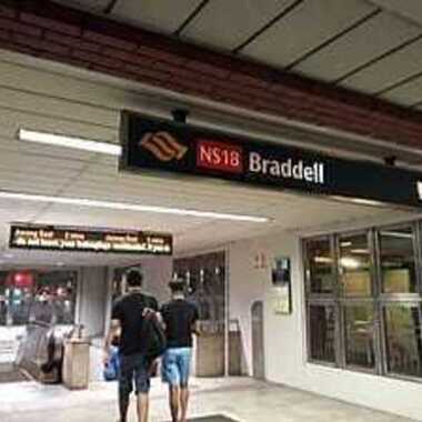 4 a small Air-con Room , w/out window for male tenants only , 3 mins walk to Braddell mrt stn ,