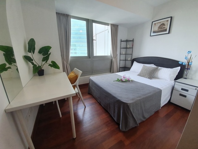 Raffles place MRT - High floor Queen Room @ Central Business District