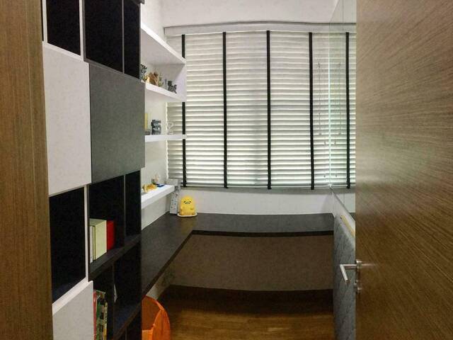Condo room for rent $780 all inclusive ava now!