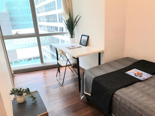 Just inside CBD , Full Furnish Single Room , Expats Flatmates , Raffles Quay MRT