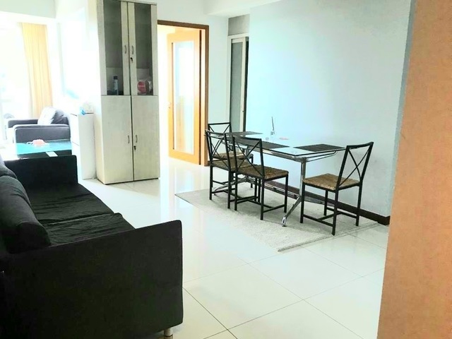 Just inside CBD , Full Furnish Single Room , Expats Flatmates , Raffles Quay MRT