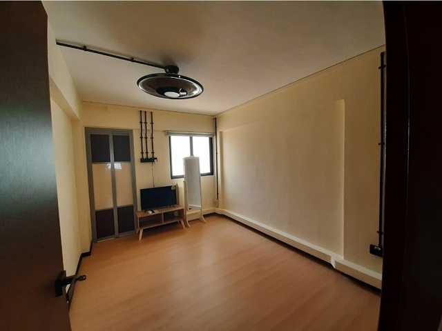 ***IMMEDIATE Master Bedroom @Tampines East MRT Station***