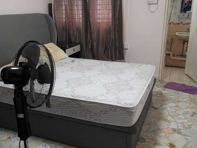 DIRECT LANDLORD NO COMMISSION PAYABLE! 3NG Unit For Rental