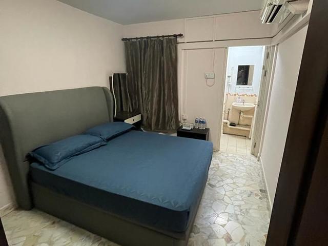 DIRECT LANDLORD NO COMMISSION PAYABLE! 3NG Unit For Rental