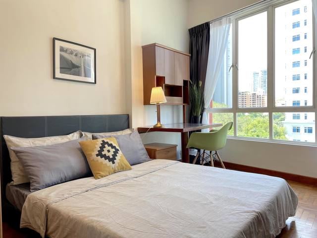 Bright with Large Window Panels | Somerset MRT 5 Min Walk | Gorgeous & Spacious