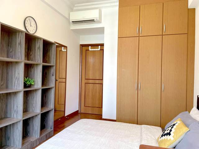 Bright with Large Window Panels | Somerset MRT 5 Min Walk | Gorgeous & Spacious