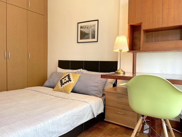 Bright with Large Window Panels | Somerset MRT 5 Min Walk | Gorgeous & Spacious