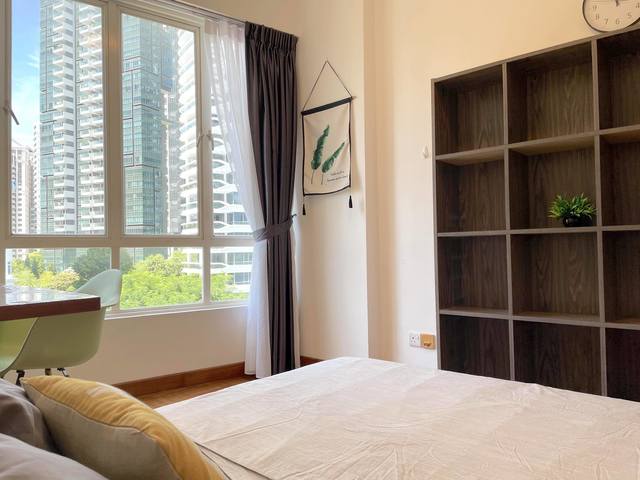 Bright with Large Window Panels | Somerset MRT 5 Min Walk | Gorgeous & Spacious