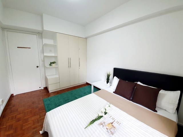 Tiong Bahru MRT - Big Queen Room for Rent